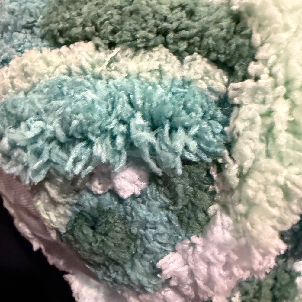 Yarn 🧶 2 count total - Picture 3 of 3